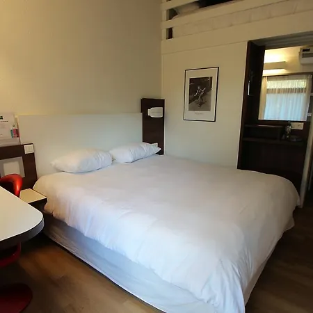 Kyriad Mas Des Oliviers Hotel Aix-en-Provence