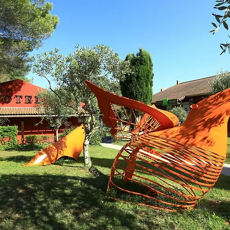 Hotel Kyriad Mas Des Oliviers Aix-en-Provence